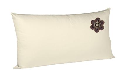 Zirbenkissen - befüllt mit Tiroler Zirbenflocken - wählbar mit verschiedenen Motiven (20 x 30 cm, beige - mit Organza Blume braun + Strass-Steinchen)